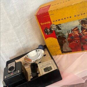 Kodak brownie Hawkeye camera flash outfit super old collectible with box